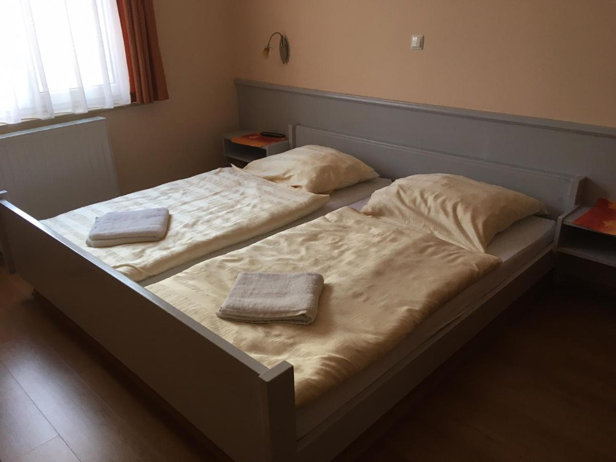 Hotel Foter Panzio Baja Zewnętrze zdjęcie