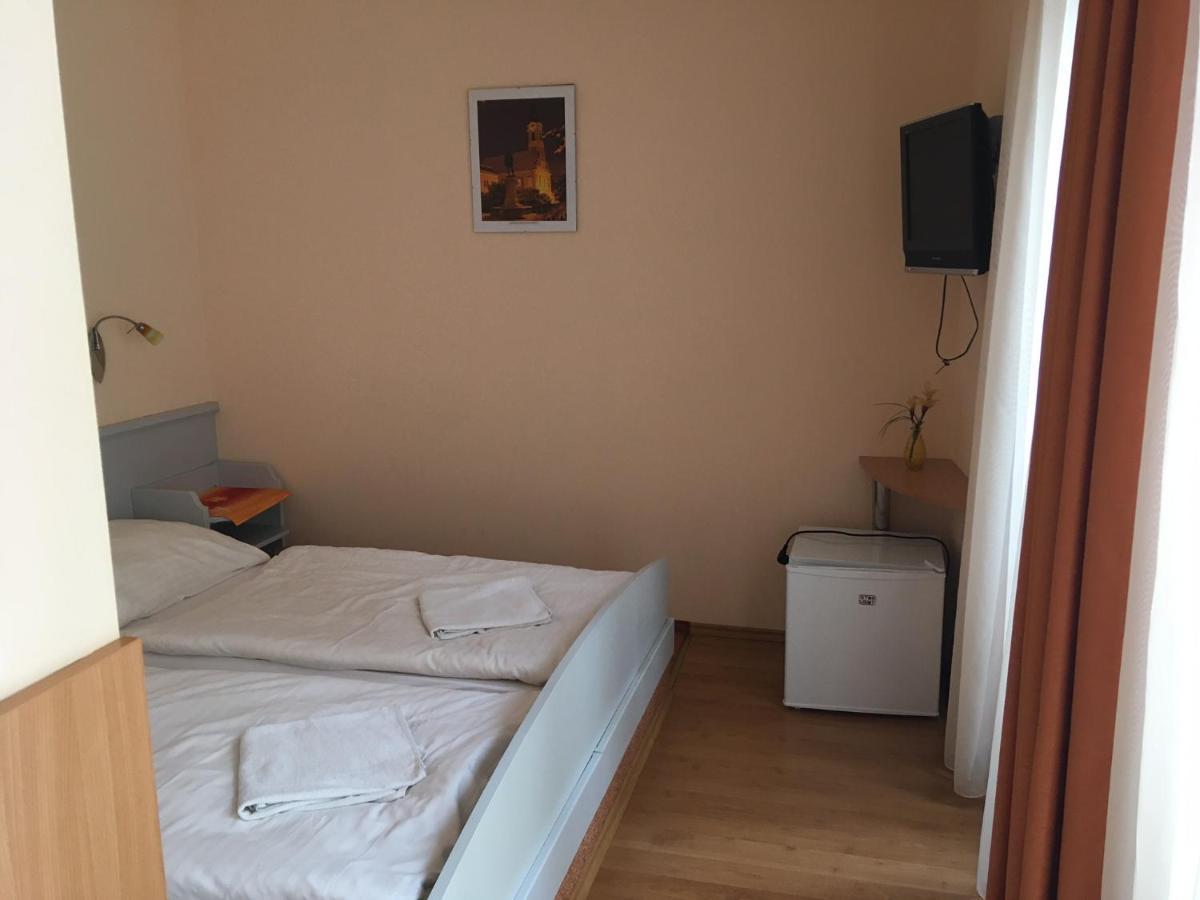 Hotel Foter Panzio Baja Zewnętrze zdjęcie