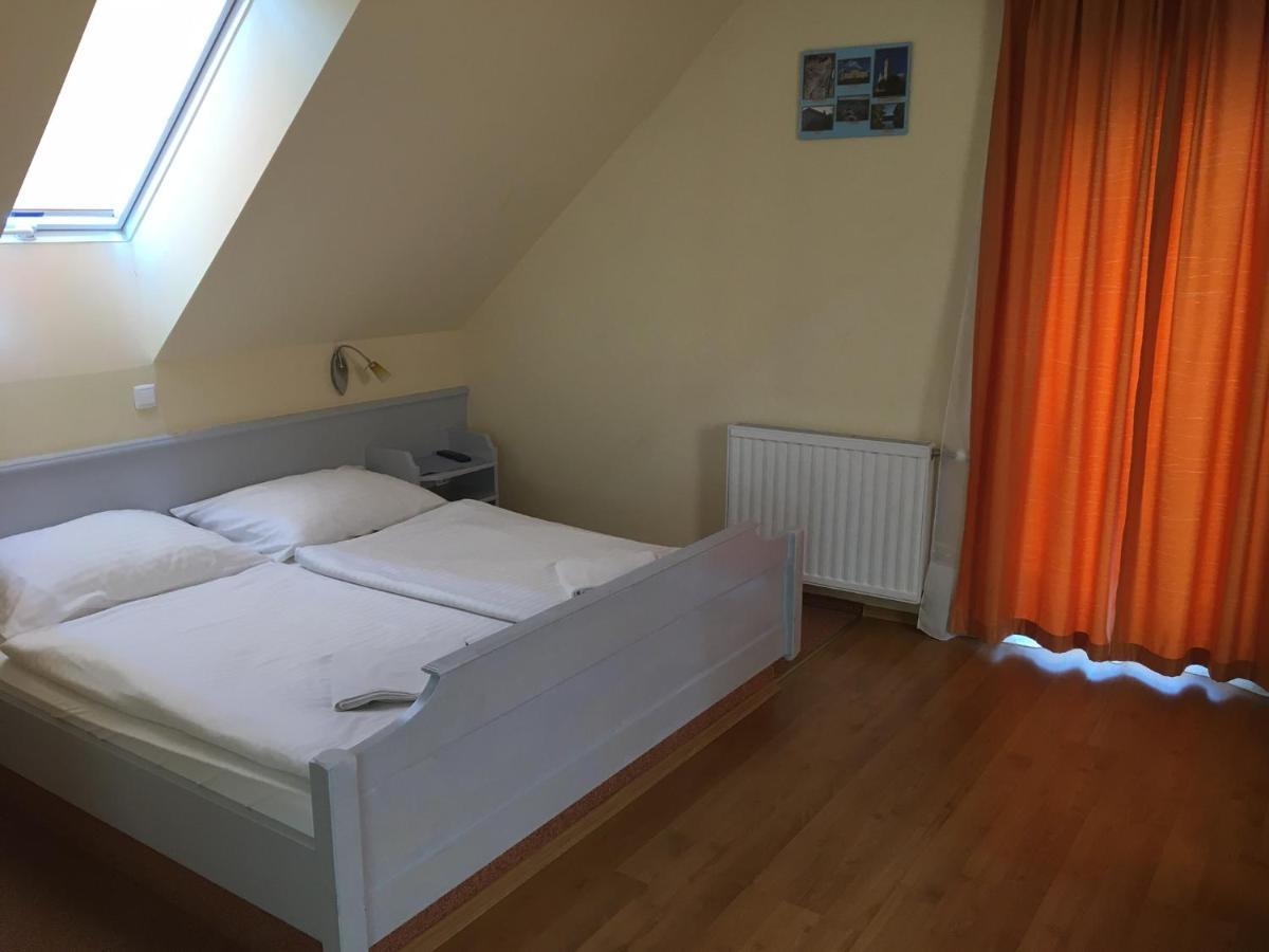 Hotel Foter Panzio Baja Zewnętrze zdjęcie